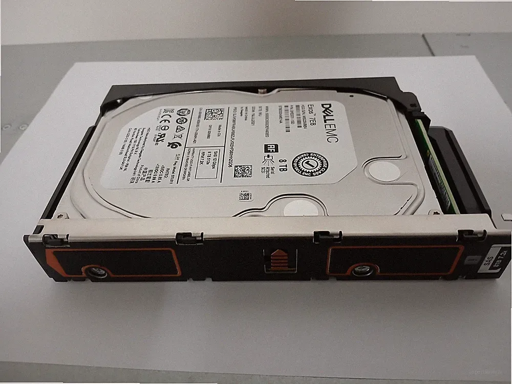 Dell Powervault ME4084 ME484 8tb 12Gbps 7.2k 512e SAS hard drive 0N660