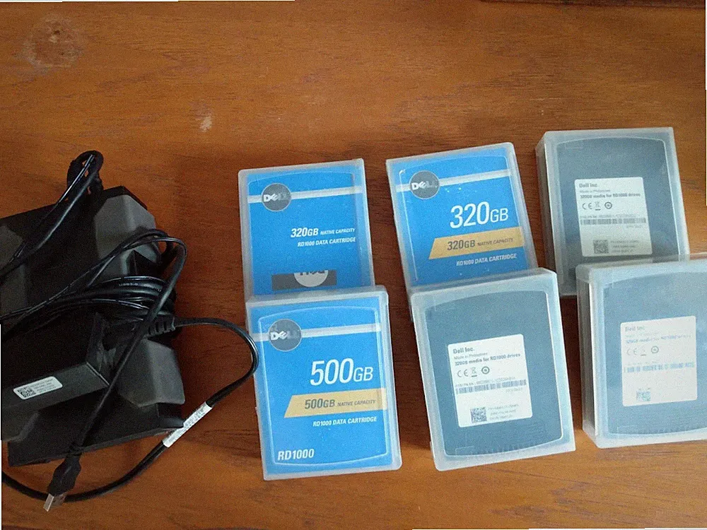 Dell PowerVault RD1000 External Data Backup Drive w/Power Supply AND Cartriges