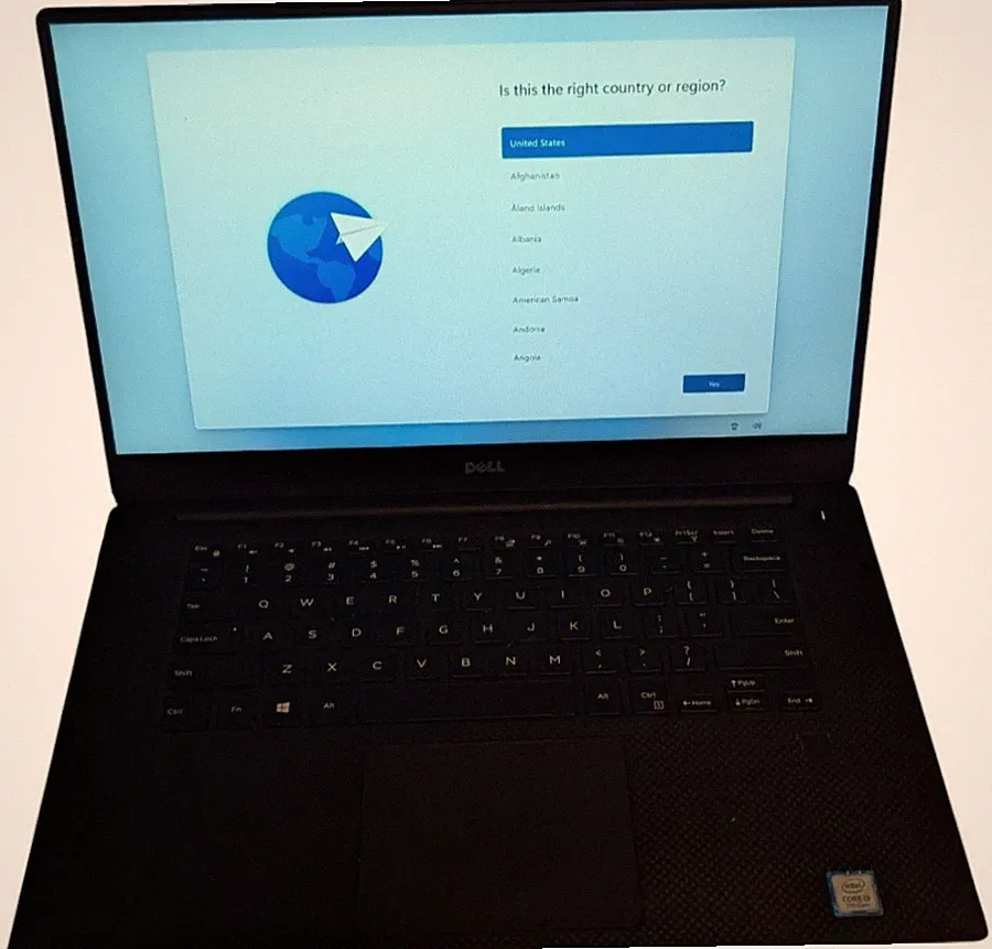 Dell XPS 15 9560 15.6in i3 7100H Intel HD 630 8GB 500GB HDD FHD boots setup 2017